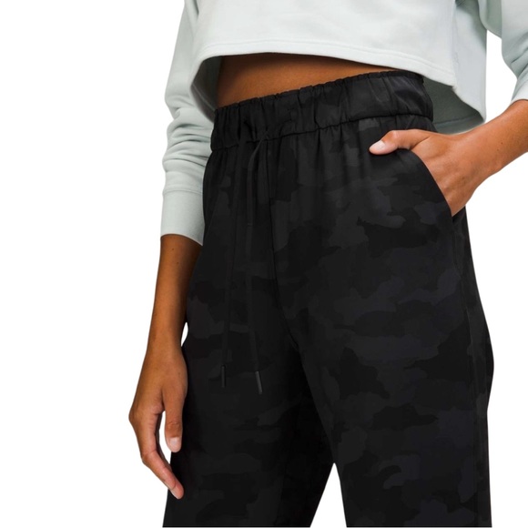 Lululemon Women’s Stretch High-Rise Pant [Full Length] - Picture 5 of 6